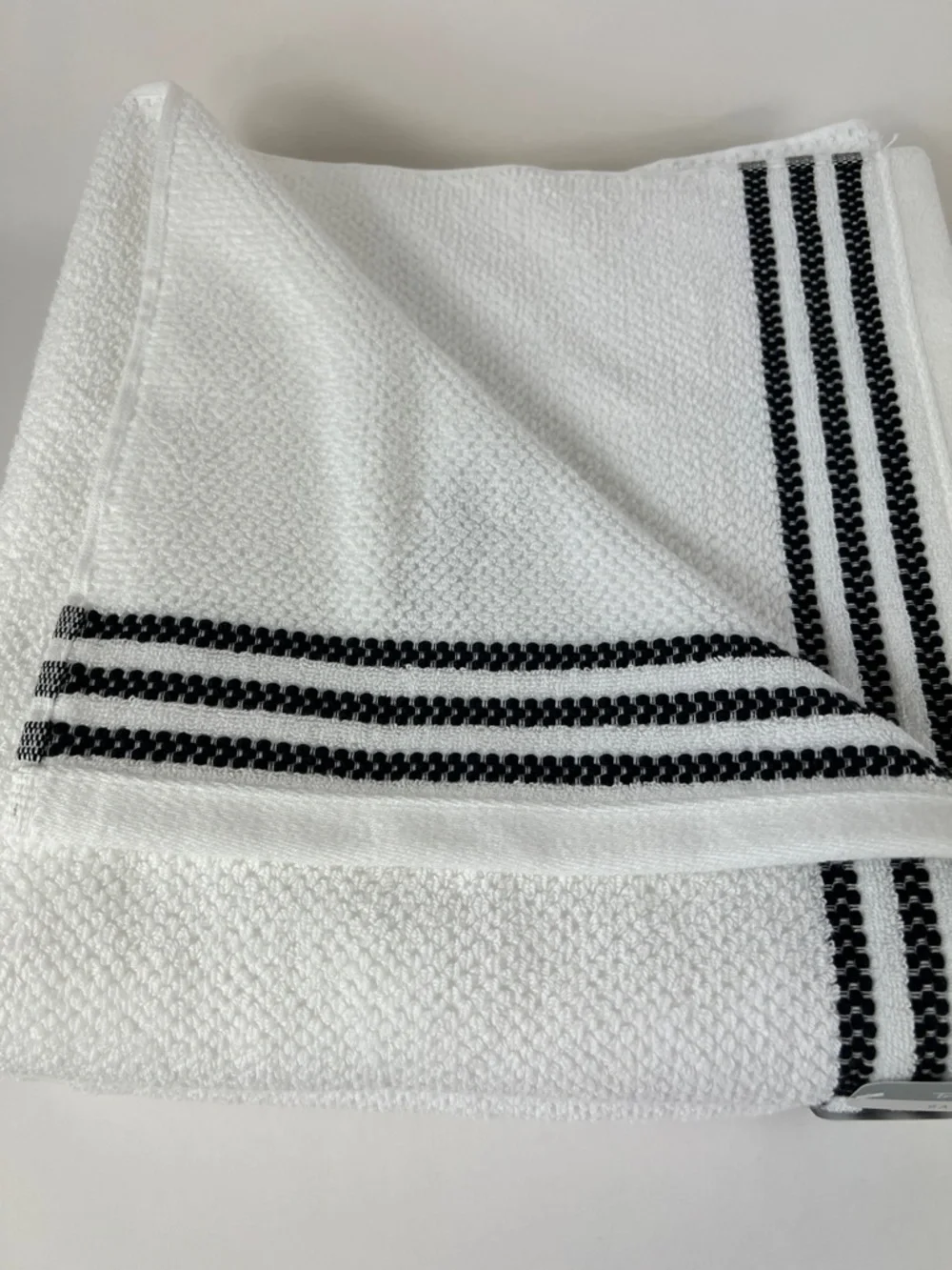 Truly Lou Bath Towels Soft White Cotton with Black Stripe Trim Set of 2 NEW